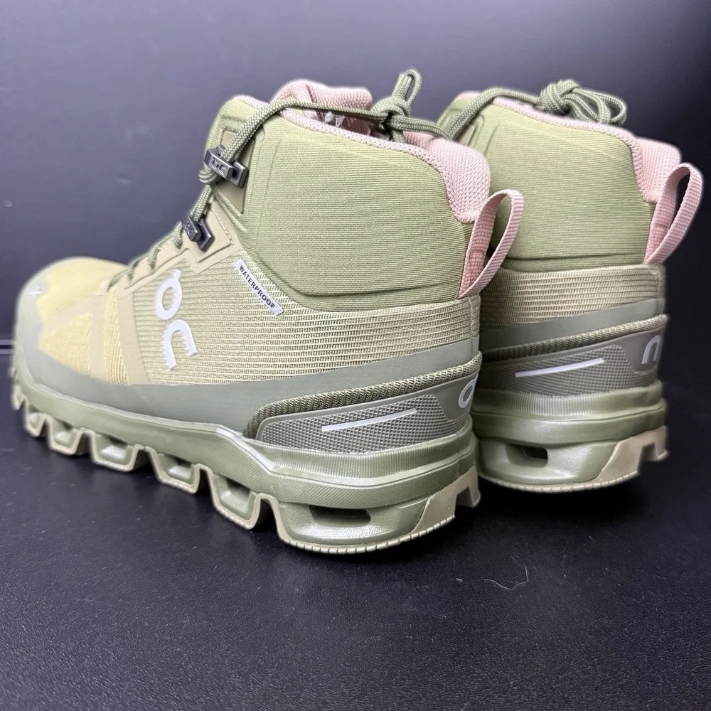Size 7.5 On Cloud CloudRock Waterproof Hiking Boot Sneaker Women's Olive Green